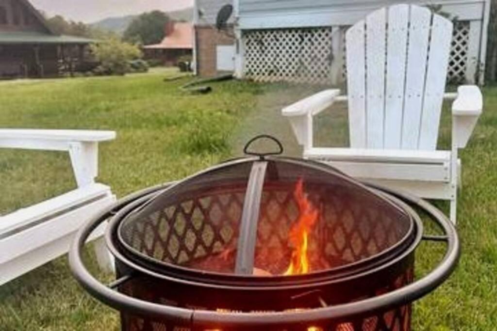 Bears Valley Inn - Great Location! - Peaceful, Children And Dog Friendly Retreat - Less Than 15 Min To All Attractions - Private Pool Club & Fishing Hole - Game Room With Tv Sevierville Extérieur photo